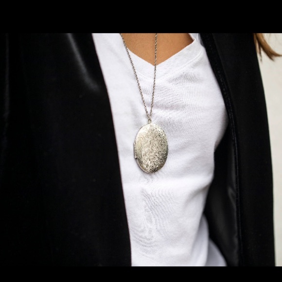 Solid silver Victorian antique Locket, magnificent looking no stamp. - Picture 8 of 8